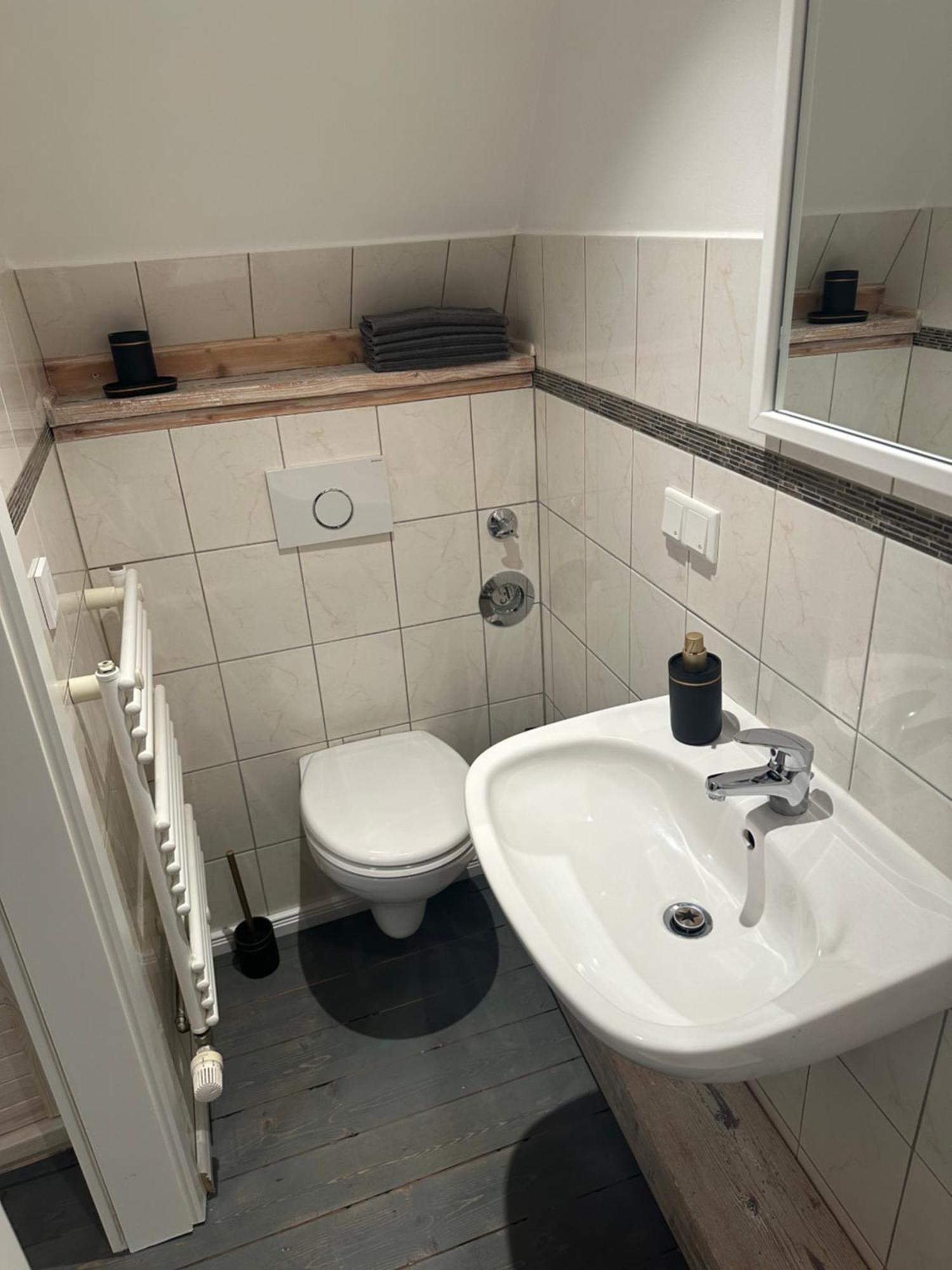 Apartamento Urlaub Im Historischen Muellerhaus, Dachgiebel Lubeca Exterior foto