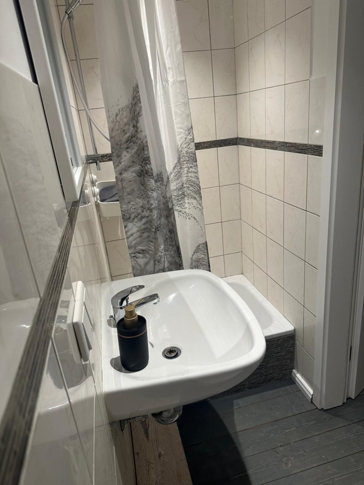 Apartamento Urlaub Im Historischen Muellerhaus, Dachgiebel Lubeca Exterior foto