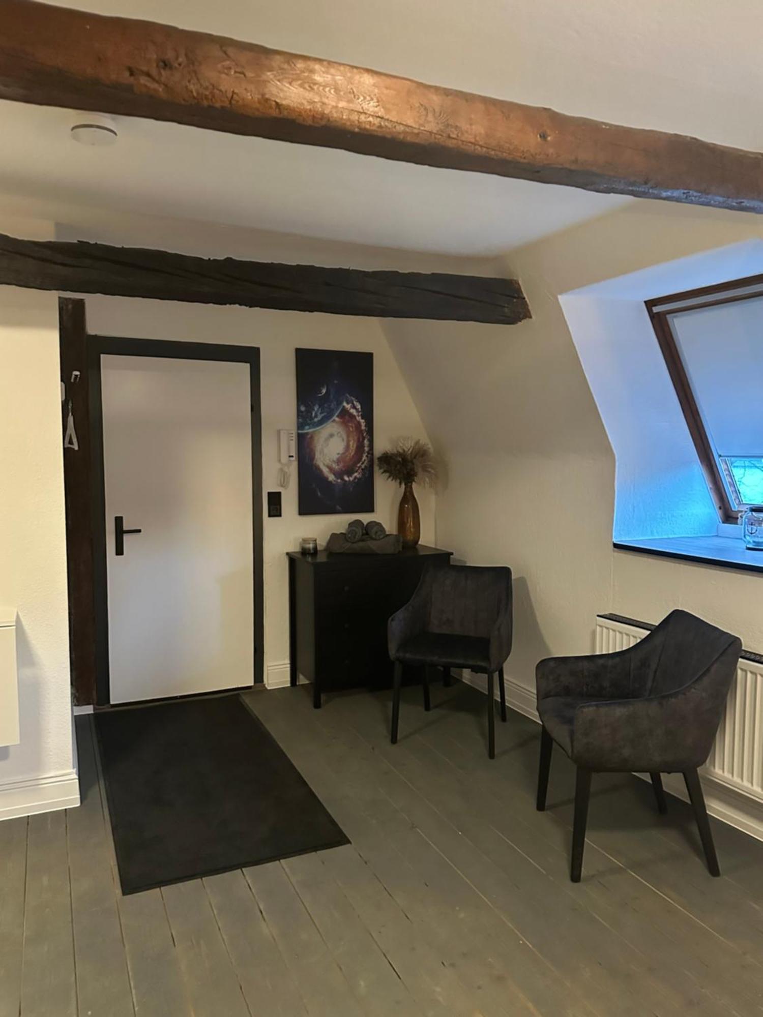 Apartamento Urlaub Im Historischen Muellerhaus, Dachgiebel Lubeca Exterior foto